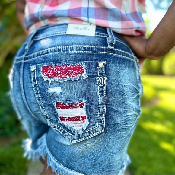 Miss Me 38 Miss Me 38 Curvy Stretch Short - Picture 14 of 15